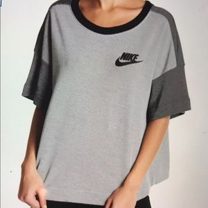 Nike Crew Rally  Top